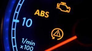 Araba Motor Arızası Verdi Ne Yapmalıyım?